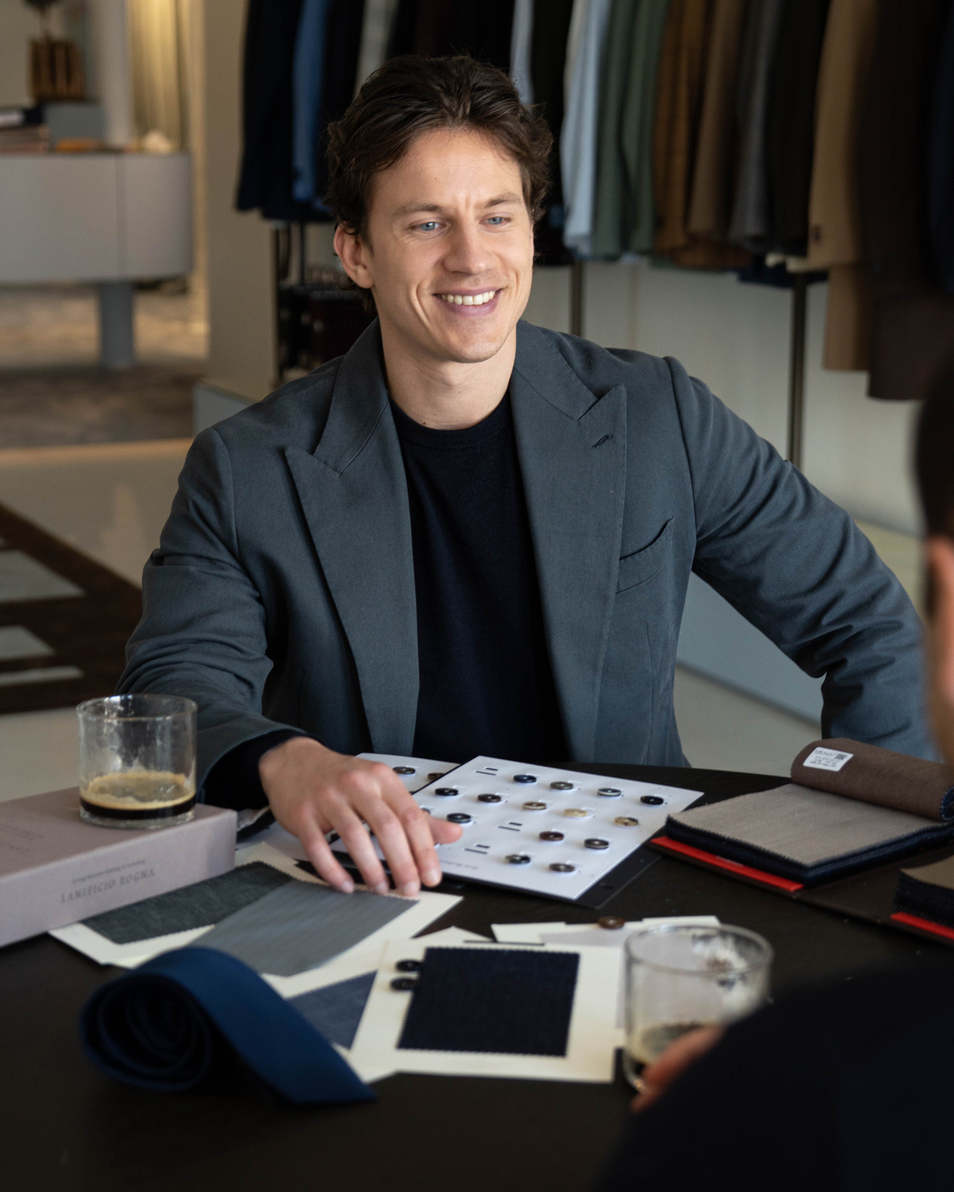 Our style experts look forward to meeting you for the first time and getting to know you personally.